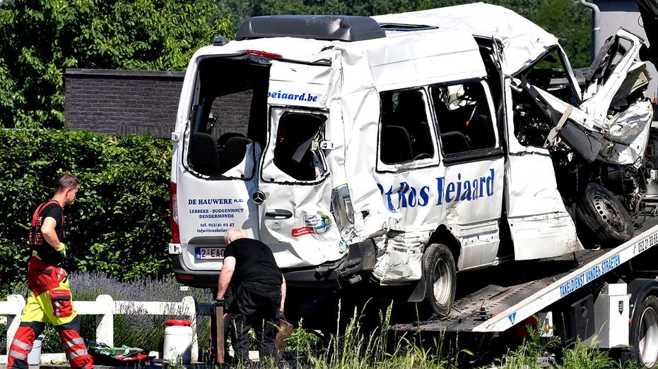crash-involving-speeding-train,-minibus-in-belgium-leaves-4-dead-including-2-children