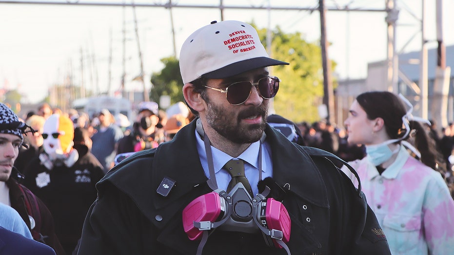 hasan-piker-defends-pro-communist,-anti-ice-singham-network-activists-as-‘wonderful-people’