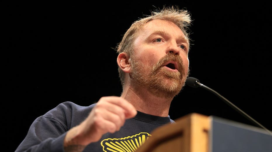senate-candidate-graham-platner-sent-explicit-texts-to-multiple-women-while-married,-wife-says:-report