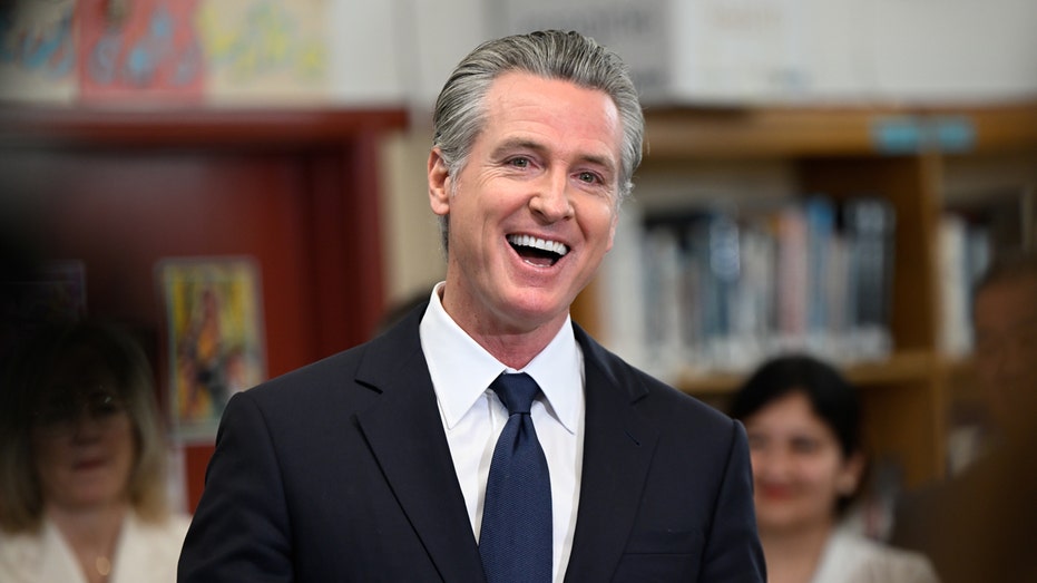 doj-warns-former-red-state-is-becoming-the-next-california-as-governor-embraces-ice-limits