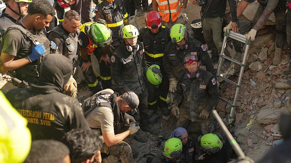 33-rescued-from-venezuelan-rubble:-survival-window-desperately-fading-with-nearly-50,000-missing