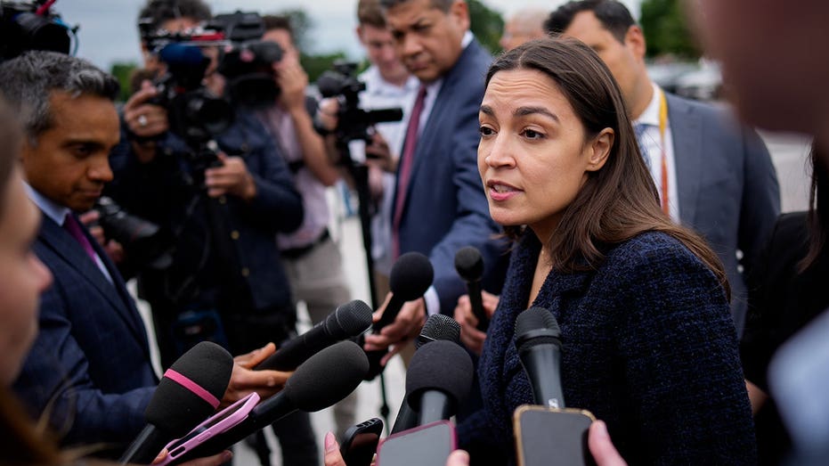 aoc-puts-major-tech-company-on-notice-amid-looming-price-increases:-‘far-too-big’