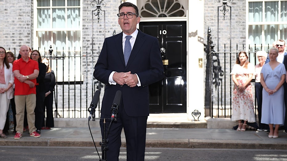 andy-burnham-takes-over-as-uk-prime-minister,-calls-for-‘new-political-model’