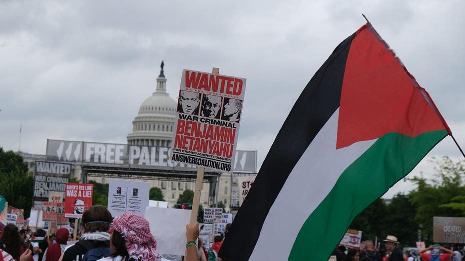 top-house-democrat-says-anti-israel-activists’-threats-kept-him-from-town-halls-for-a-year