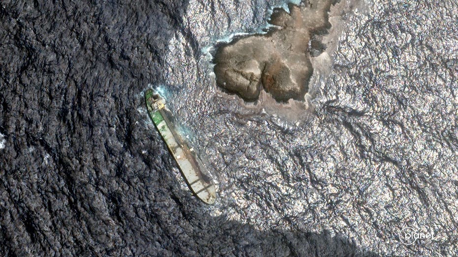 satellite-images-show-evidence-of-oil-leak-spreading-from-sanctioned-vessel-near-oman