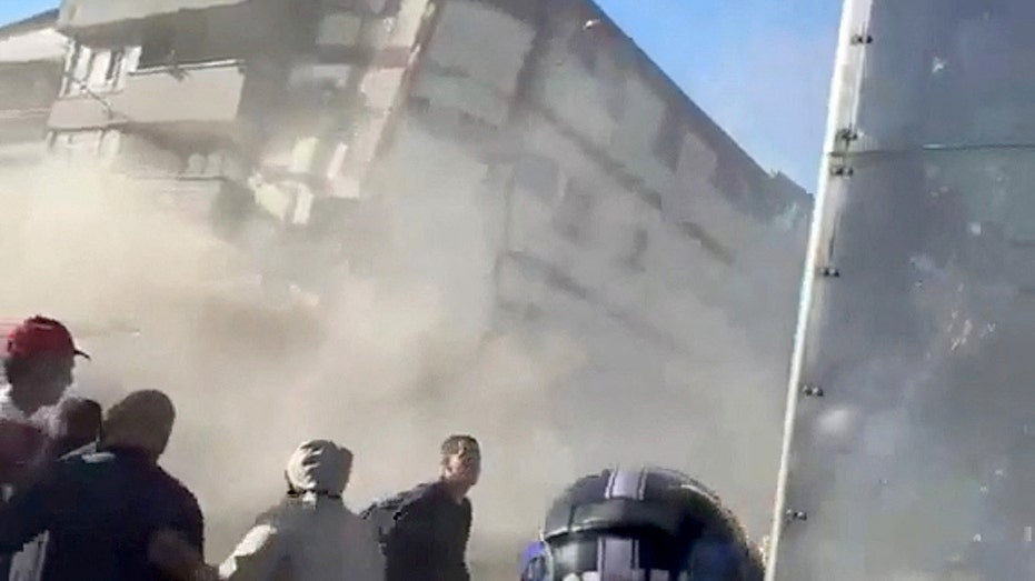 colombia-building-collapses-on-camera-as-earthquake-brings-death,-destruction