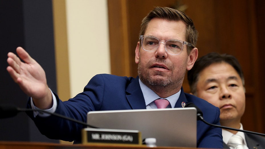 declassified-fbi-docs-reveal-swalwell-had-sex-with-‘fang-fang’-multiple-times