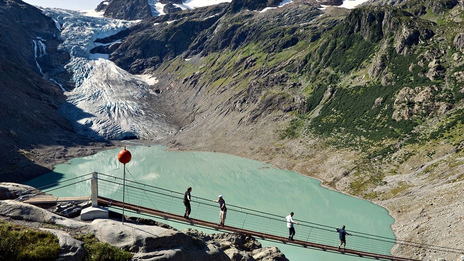 melting-swiss-glacier-reveals-remains-of-two-belgian-mountaineers-missing-since-1992