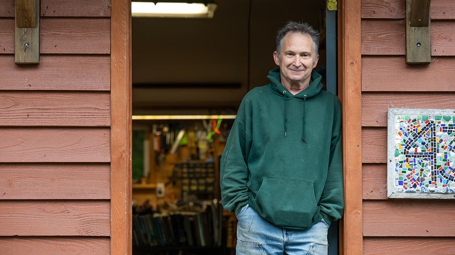 alaska-republicans-scramble-to-educate-voters-on-suspected-dem-plant-as-‘ballot-fatigue’-threatens-race