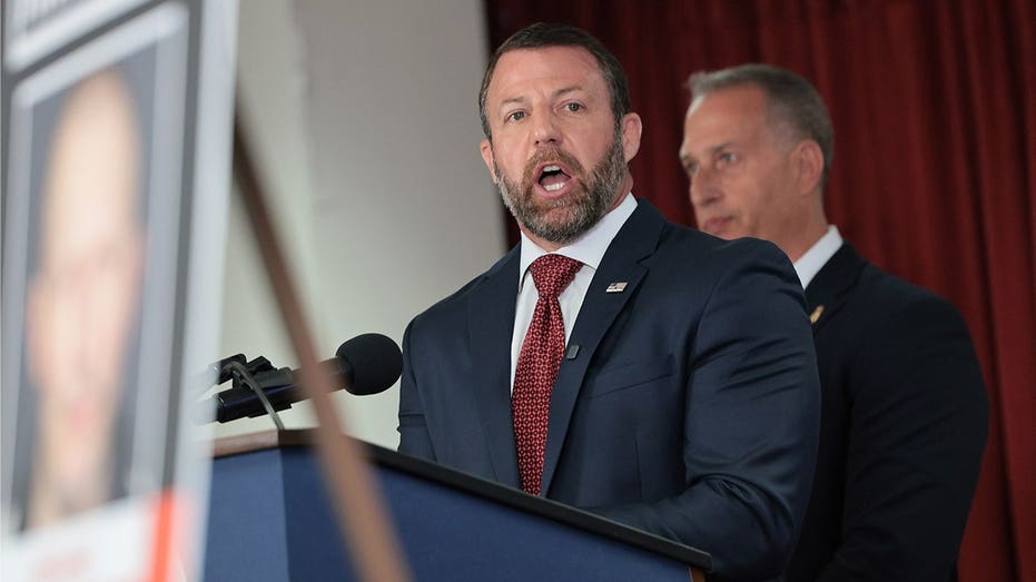 dhs-secretary-bashes-new-york-leadership-after-announcing-thousands-of-arrests-in-sweeping-operation