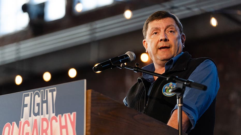 platner’s-replacement-faces-new-senate-campaign-headache-tied-to-his-son’s-lobbying