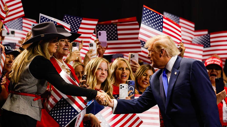 trump-faces-reckoning-as-gop-figures-label-$5k-promise-a-‘socialist-vote-buying-scheme’