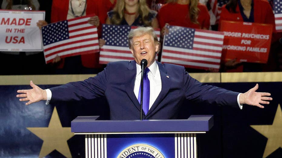 vulnerable-house-republicans-embrace-trump-as-gop-bets-on-defying-midterm-history