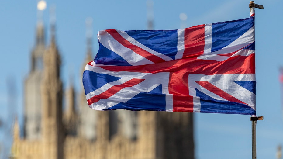 uk-breakup-push-escalates-amid-historic-pact-after-trump-backs-reunification-of-ireland