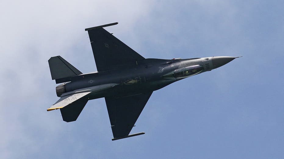 norad-f-16-intercepts-aircraft-that-violated-restricted-airspace-over-camp-david-with-trump-present:-officials