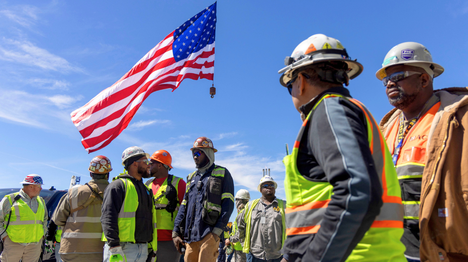 watch:-exclusive-look-at-blue-collar-workforce-fueling-america’s-ai-boom