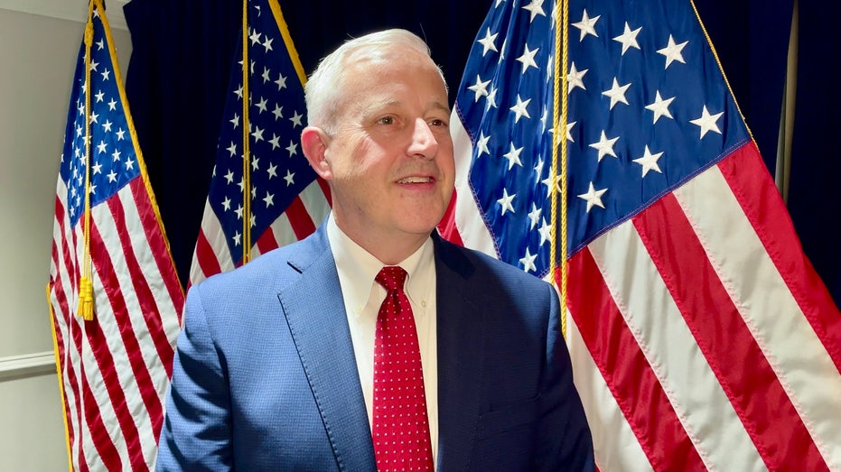 inside-gop-senate-hopeful’s-financial-ties-to-controversial-data-center-boom