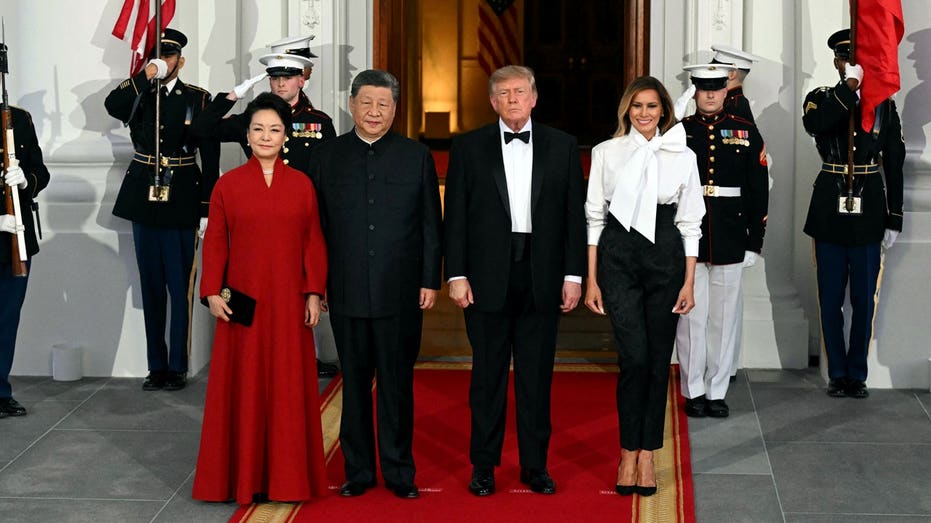 xi-can’t-escape-protesters’-cries-at-deafening-dinner-demonstration