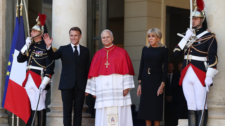 pope-leo-xiv-begins-historic-4-day-visit-to-france