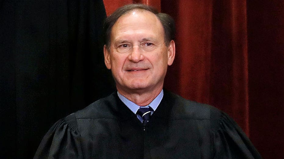 supreme-court-climate-showdown-jolted-by-alito’s-last-minute-decision