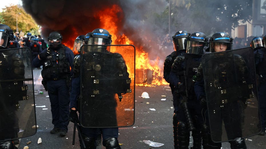 french-pm-rejects-police-brutality-claims-after-teens-severely-injured-in-protests:-‘accidents-happen’