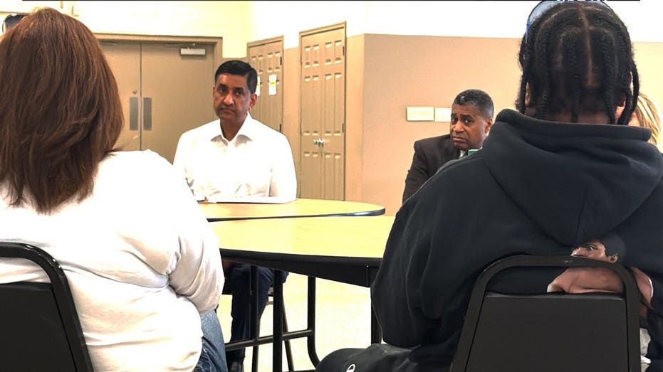 veterans-of-‘unbearable’-chinese-factory-in-ohio-detail-brutal-work-conditions-amid-top-dem’s-oversight-visit
