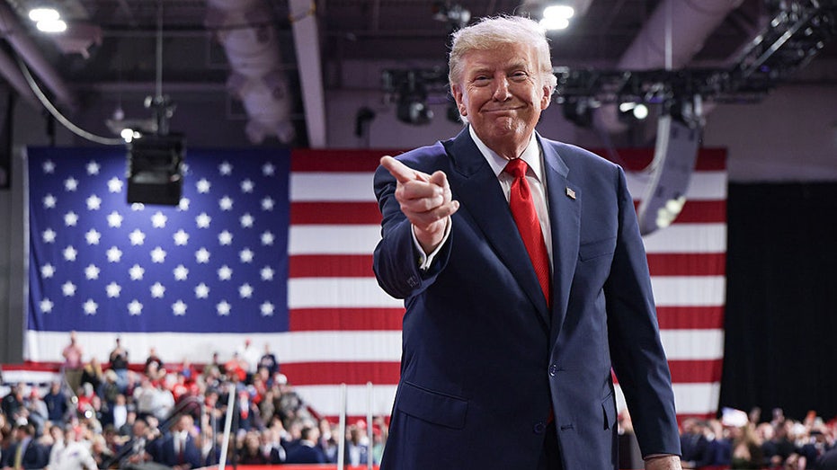 trump-rallies-new-york-crowd-for-republican-bruce-blakeman’s-bid-to-replace-gov.-kathy-hochul